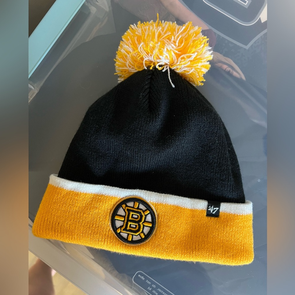 '47 Boston Bruins Black and Yellow Beanie with Pom Pom